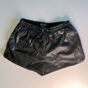 Marciano faux leather short, pockets, elastic ties waist, black size Sm